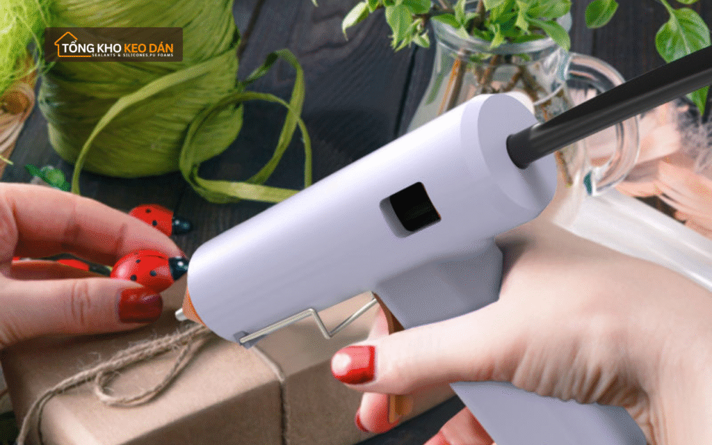 Keo nến dán được những gì Ứng dụng trên các bề mặt thường gặp